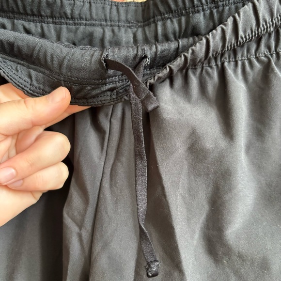 NWOT REI Active Pursuit Shorts Black - Picture 3 of 6